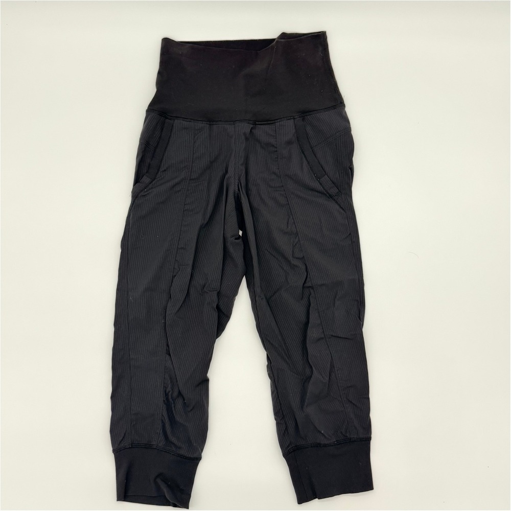Lululemon Athletica Black Pinstripe High Rise Cropped Womens Size‎ 2